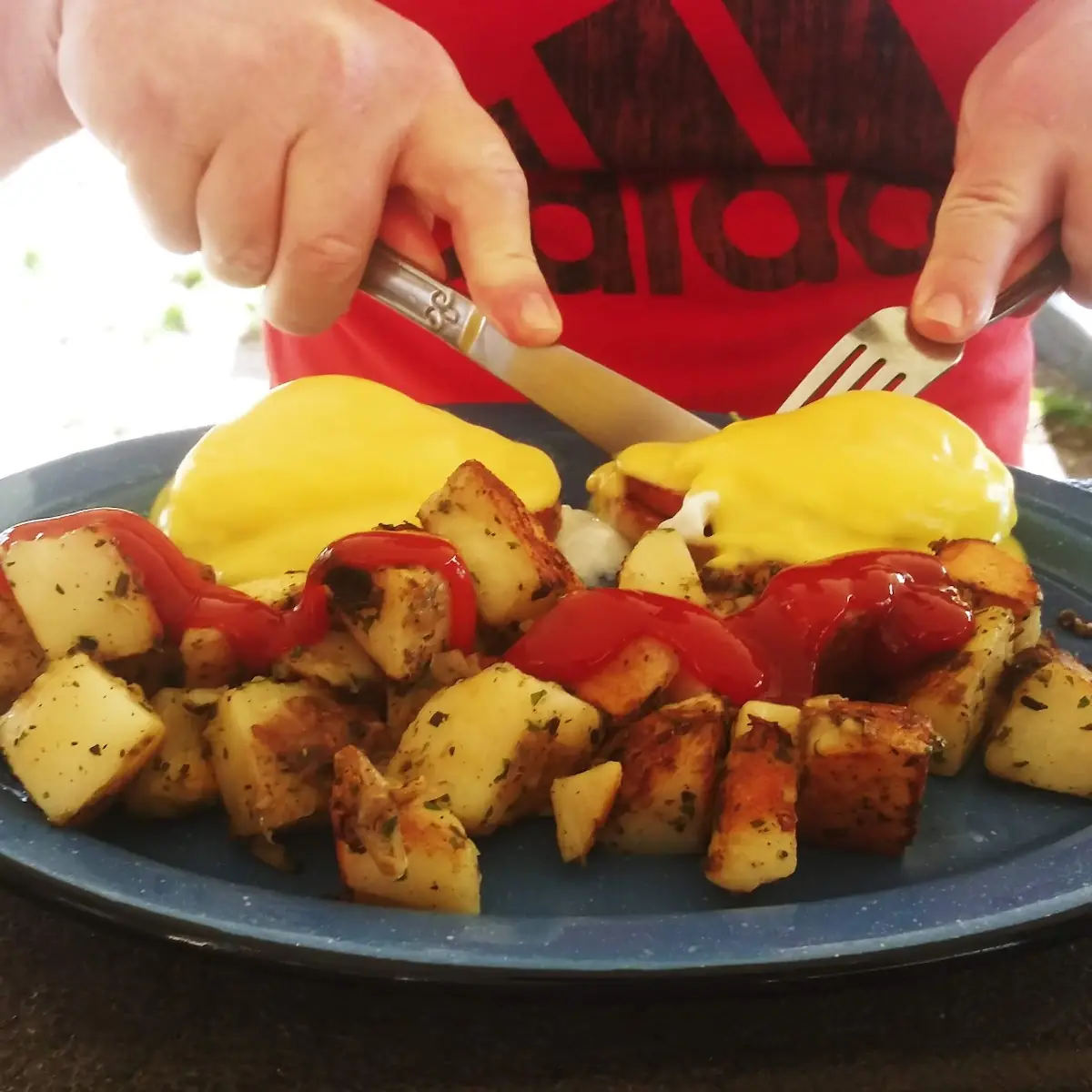 Eggs Benedict with Home Fries