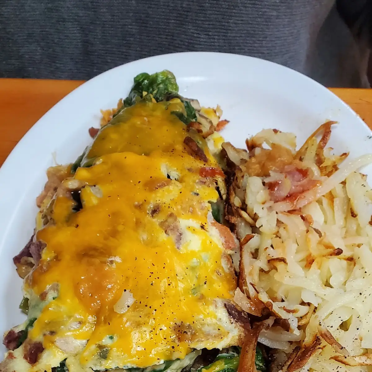 Avocado Bacon & Cheddar Omelet