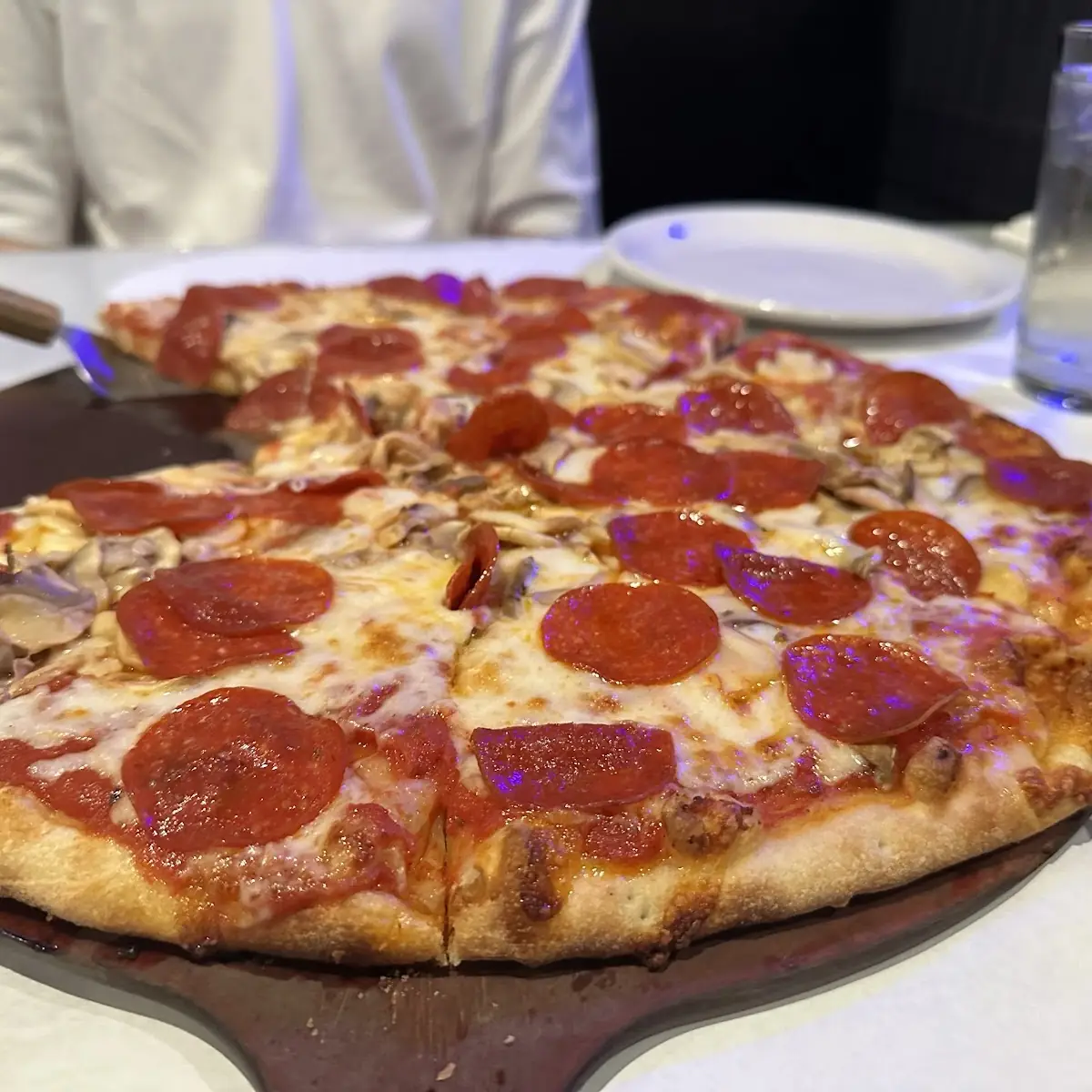 Alfredo’S Thin Round Pizza