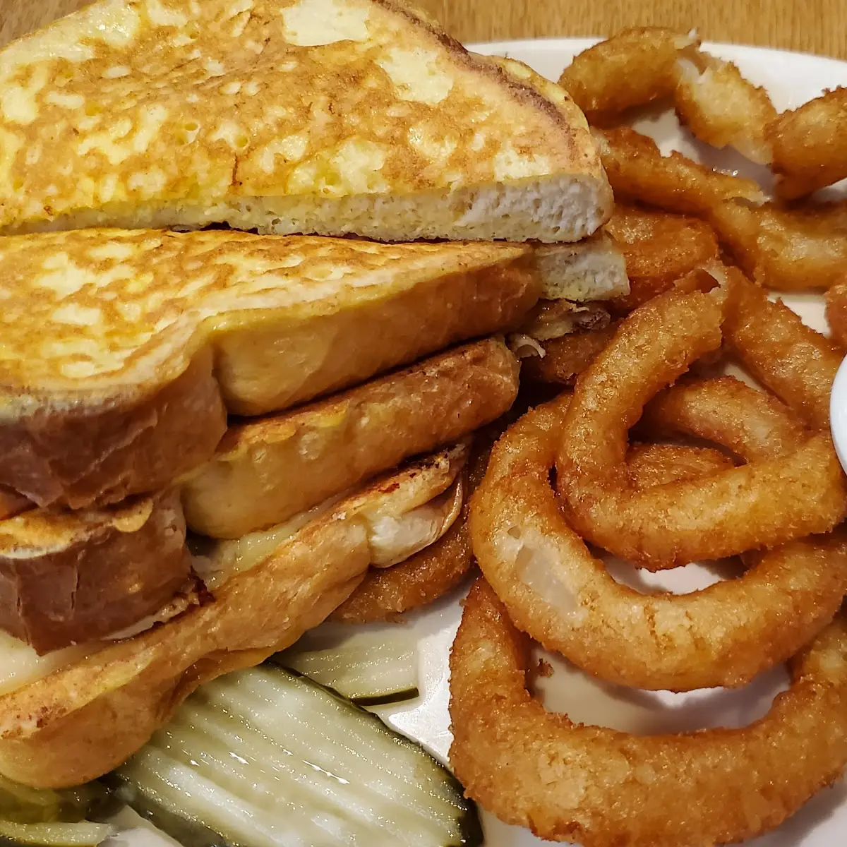 Monte Cristo w Onion Rings