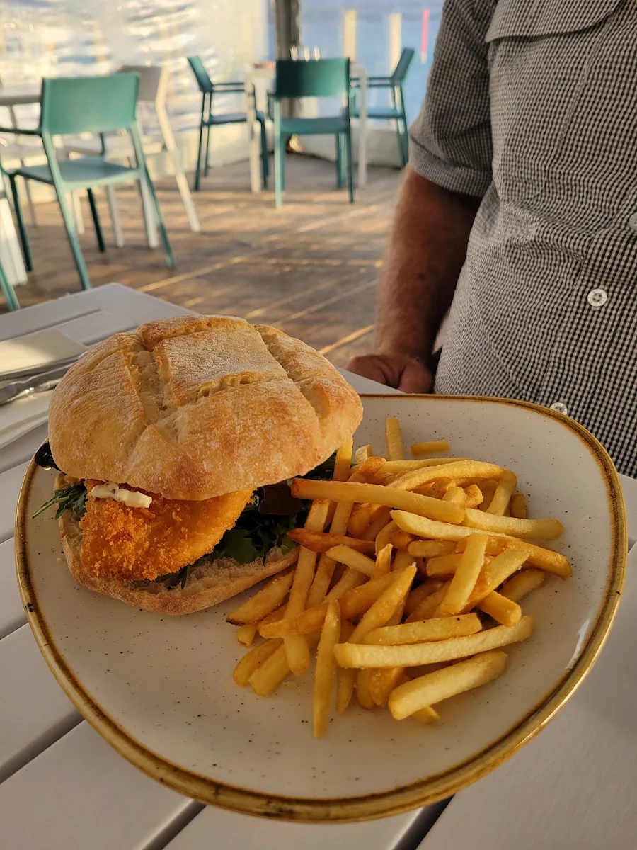 Fish Burger, Thirty Three Degrees