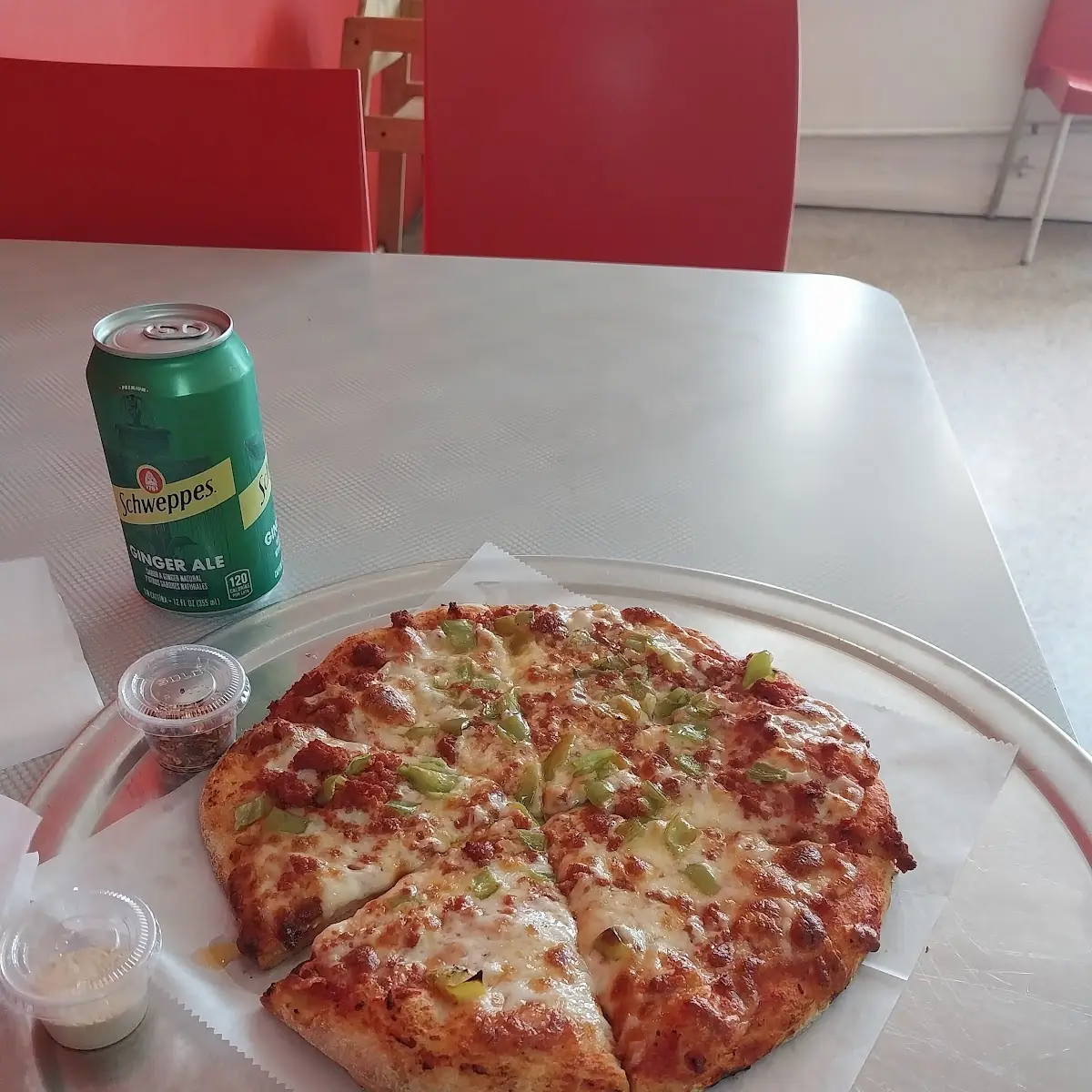Pizza Personal de Chorizo Y Pimientos