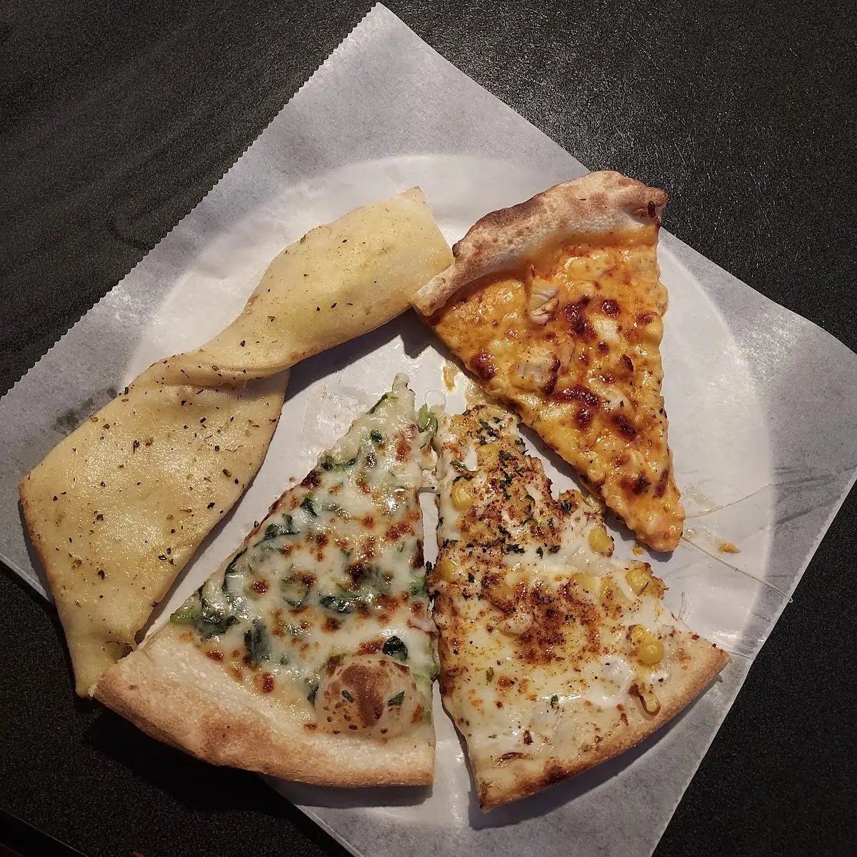 White Cheese Pizza