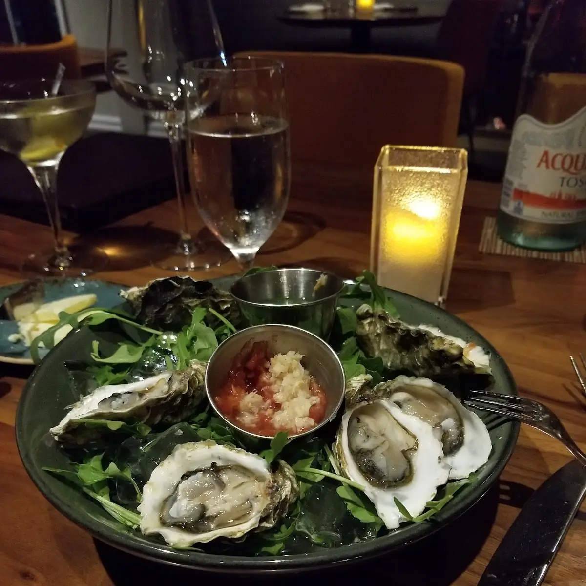 Oysters on Ice with Lemon