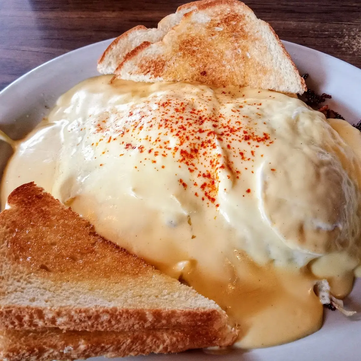Biscuits & Gravy & 2 Eggs
