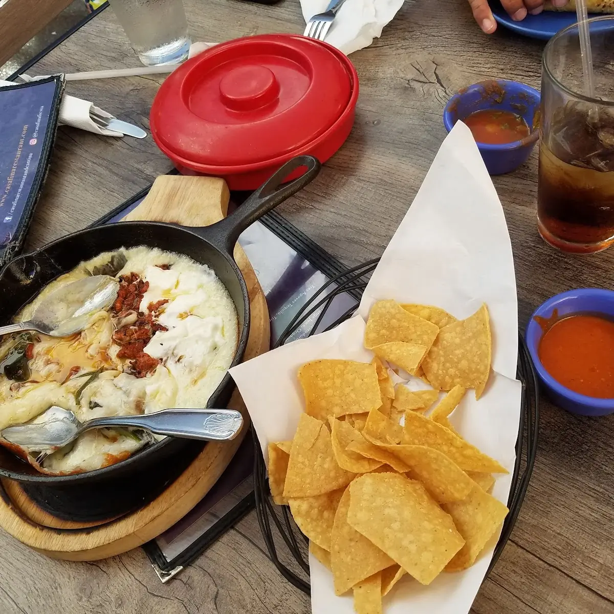 Queso Fundido Con Chorizo