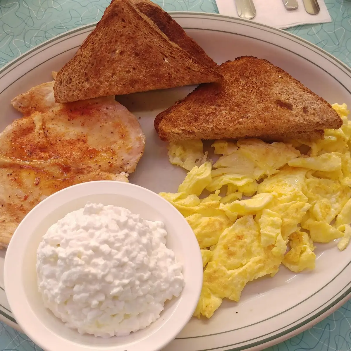 Grilled Chicken Breast and Scrambled Eggs with Cottage Cheese
