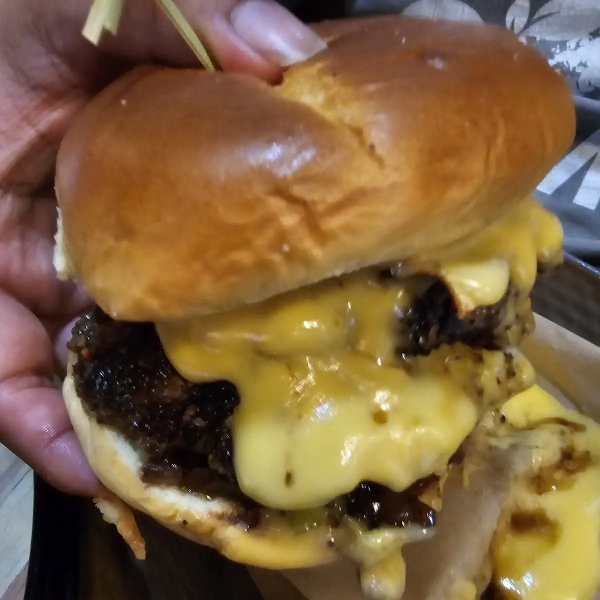 HONEY BBQ BACON BURGER