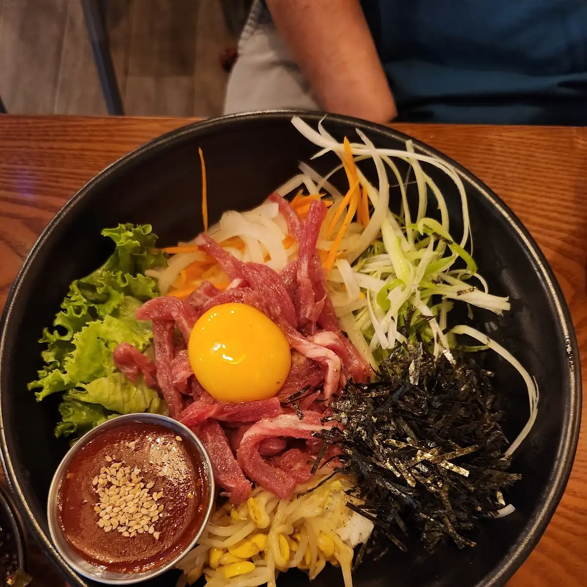 육회 비빔밥 beef tartar bibimbap
