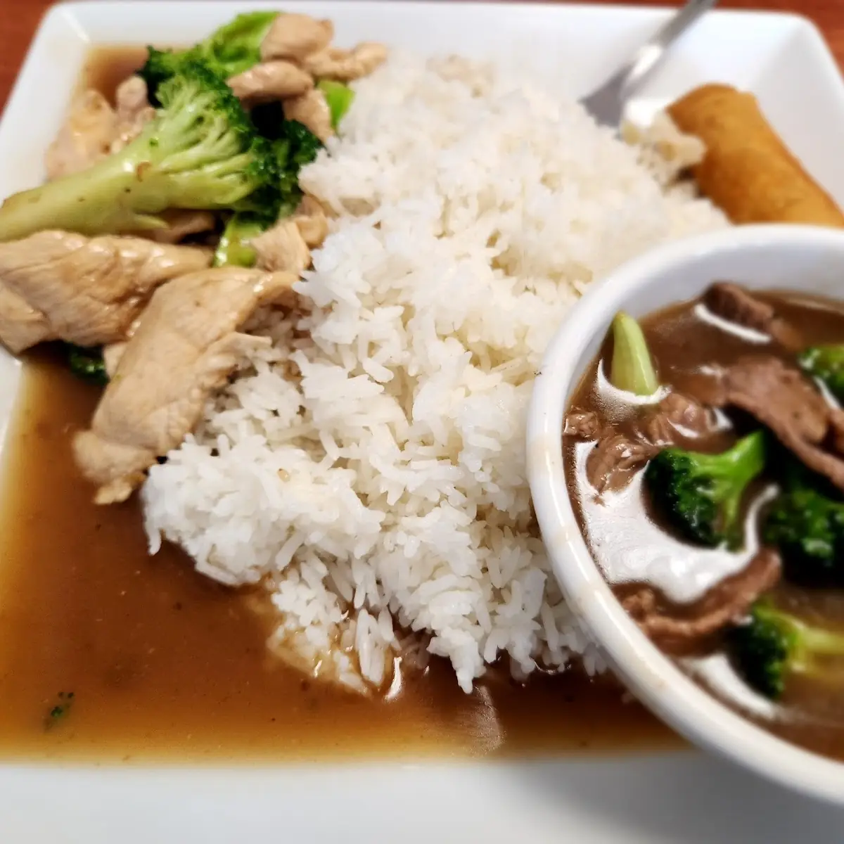Moo Goo Gai Pan Plate