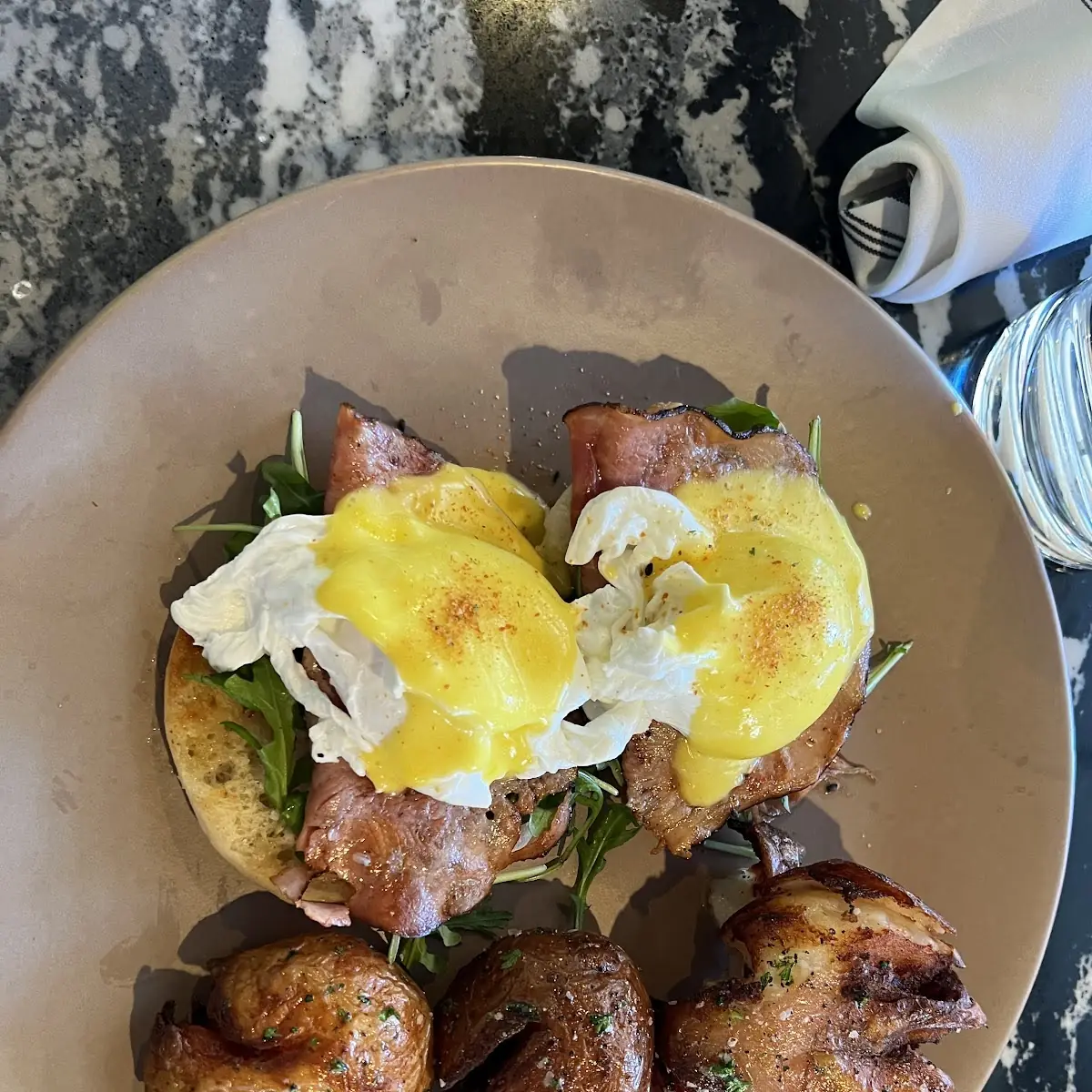 Eggs Benedict
