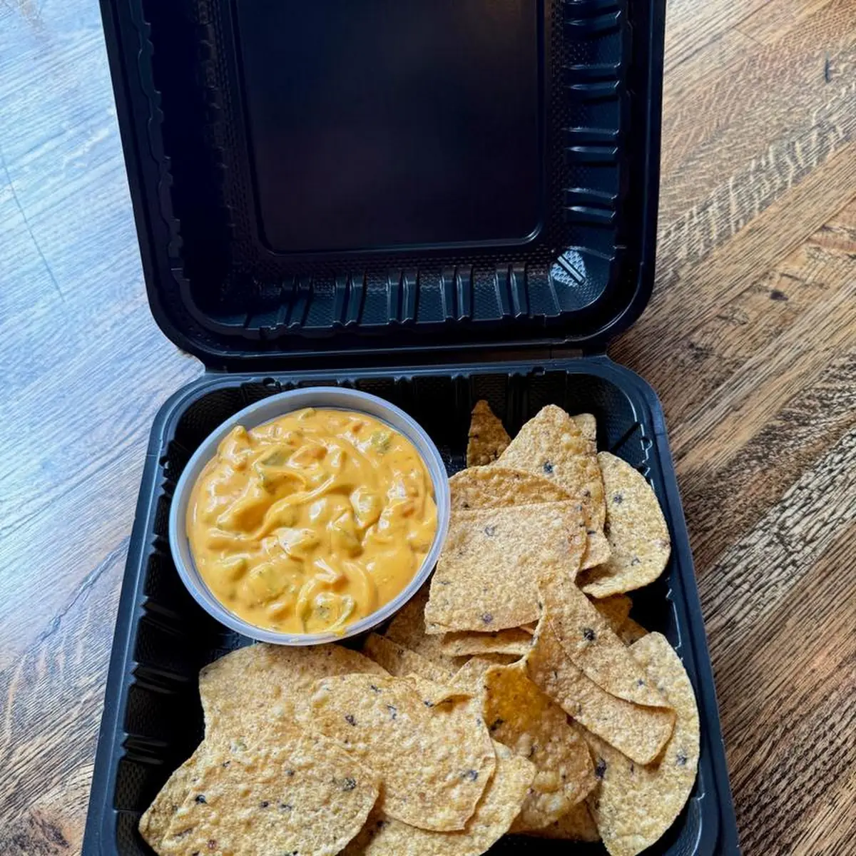 SM Chips & Queso
