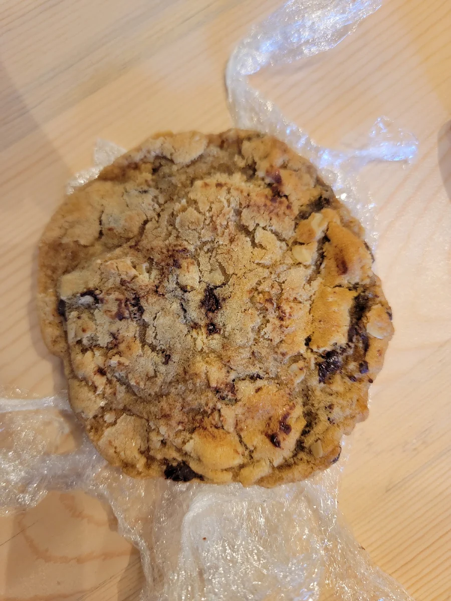 Chocolate Chip Cookie