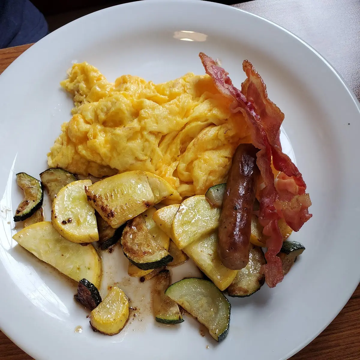 55 Scrambled Eggs & Cheddar Breakfast