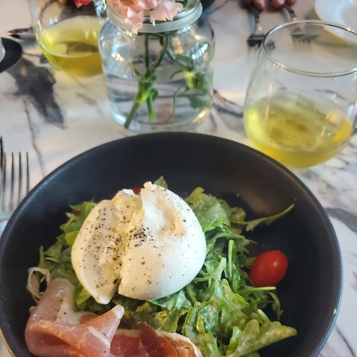 Burrata Prosciutto Salad