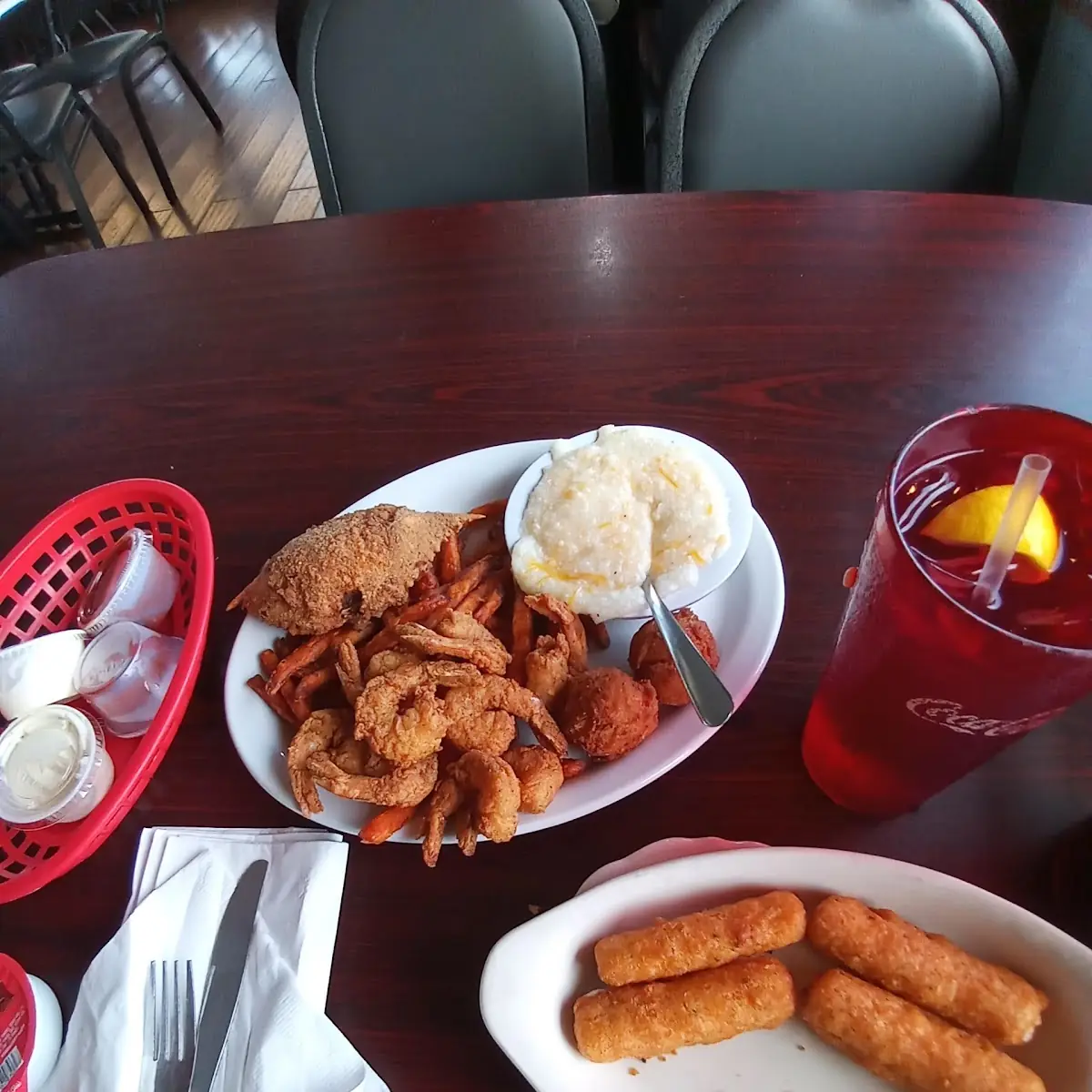 Combo Trio Cheese Grits Mozzarella Sticks