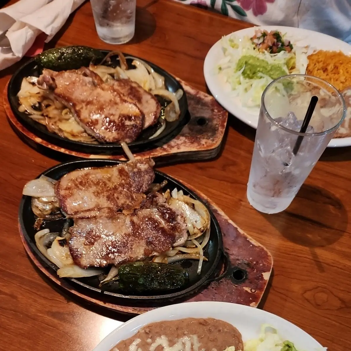 Quesadilla de Queso y Carne Molida /  Ground Beef & Cheese Quesadilla