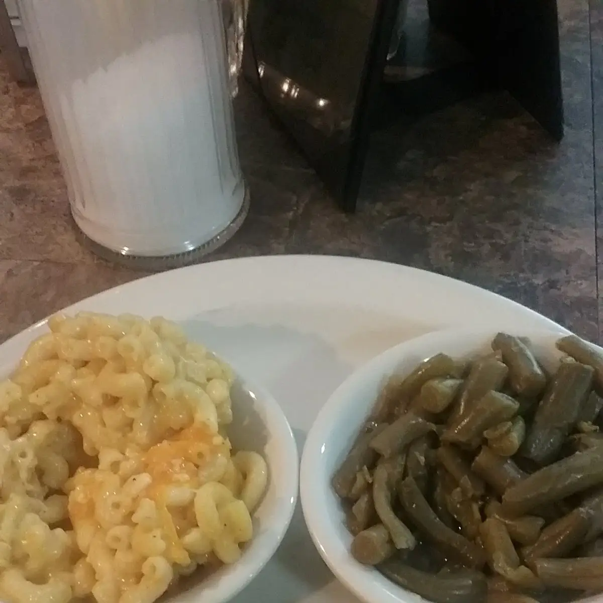 Mac and Cheese and Crab Cakes