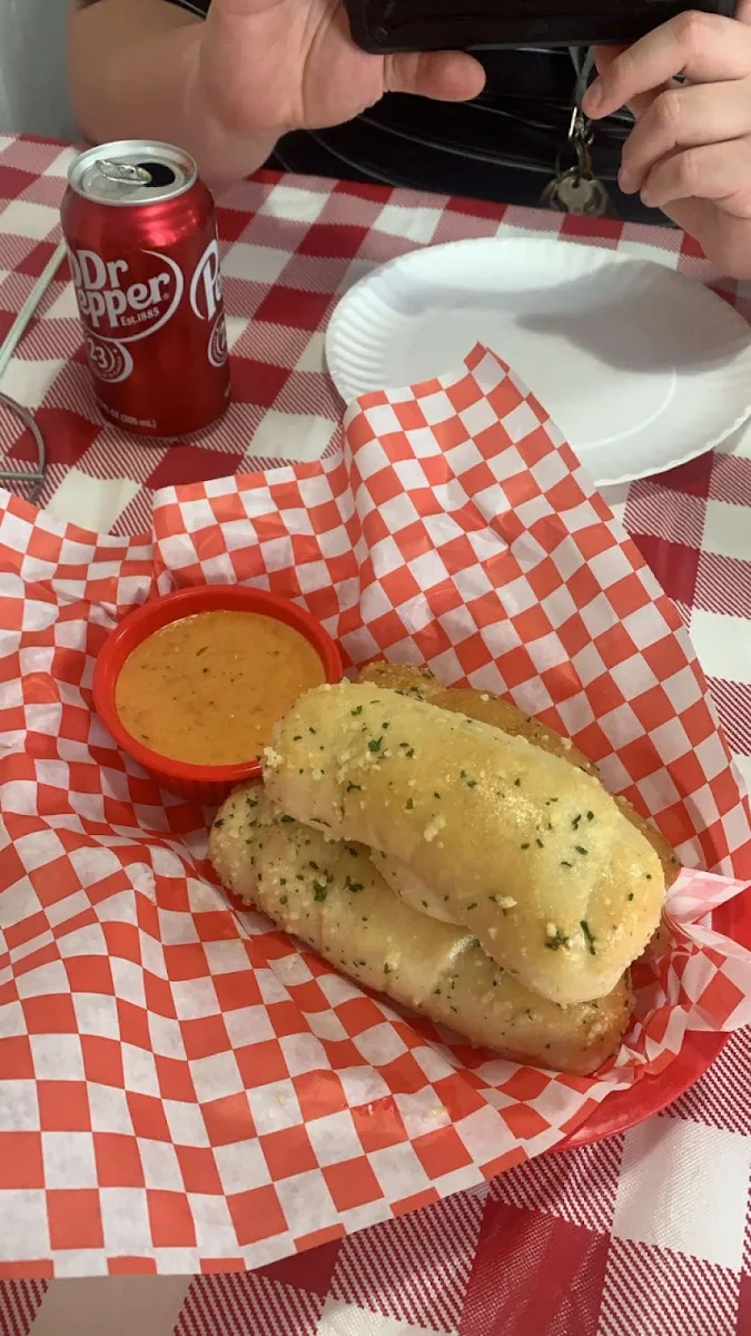 Garlic Knots with Dipping Sauce