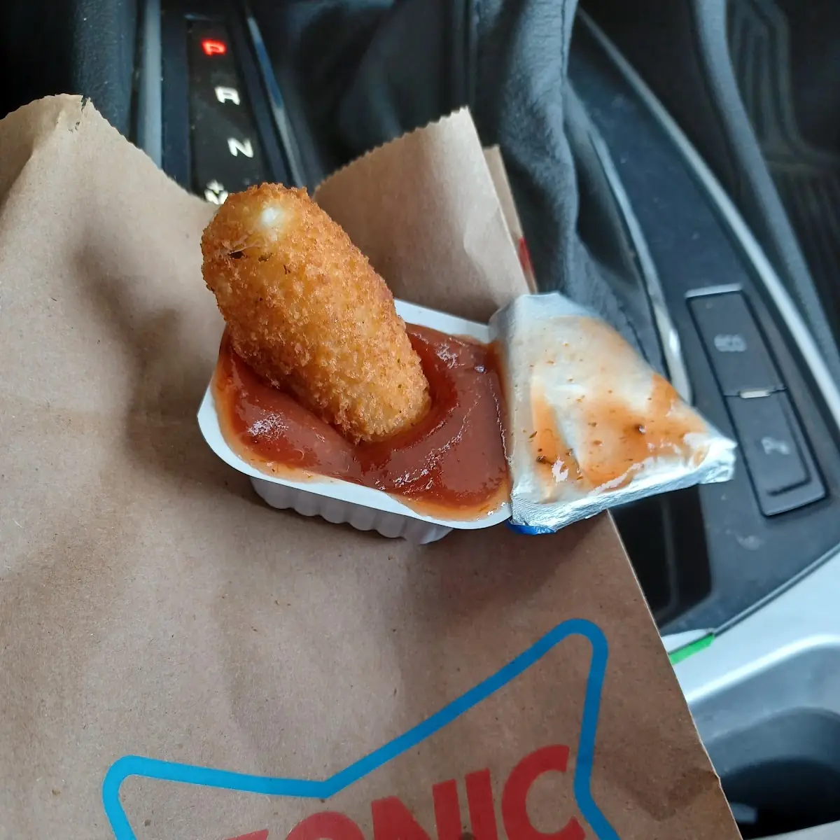 Medium Mozzarella Sticks with Marinara