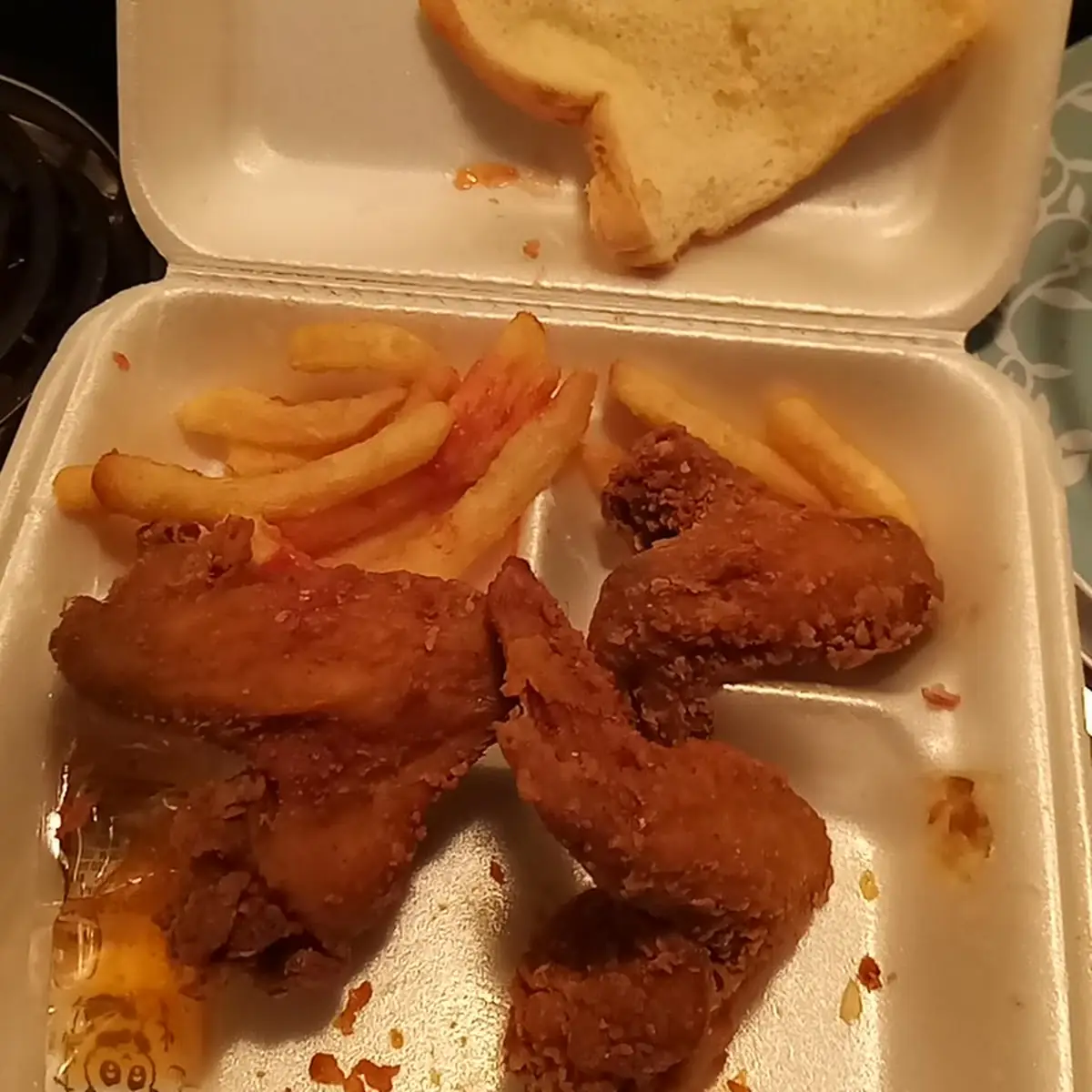 Chicken Wings with Fries