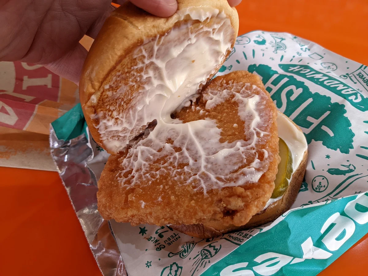 Fish Sandwich, Popeyes Louisiana Kitchen