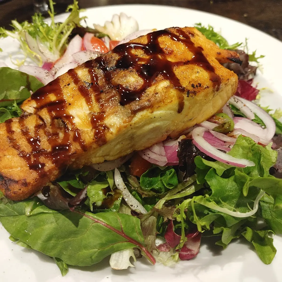 Grilled Salmon Salad