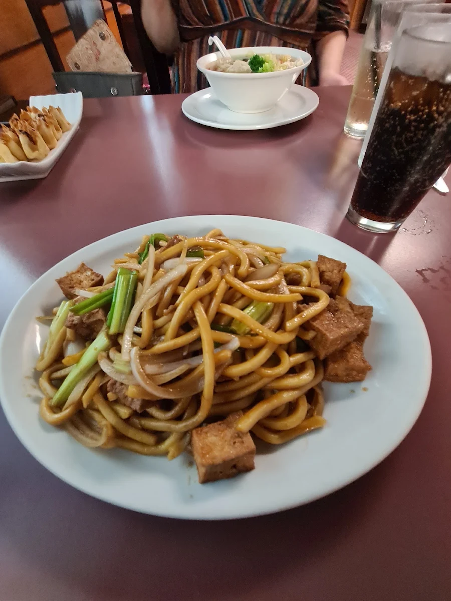 Highlights, Kiki Gardens Restaurant