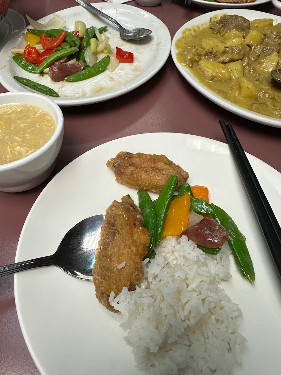 Highlights, Kiki Gardens Restaurant
