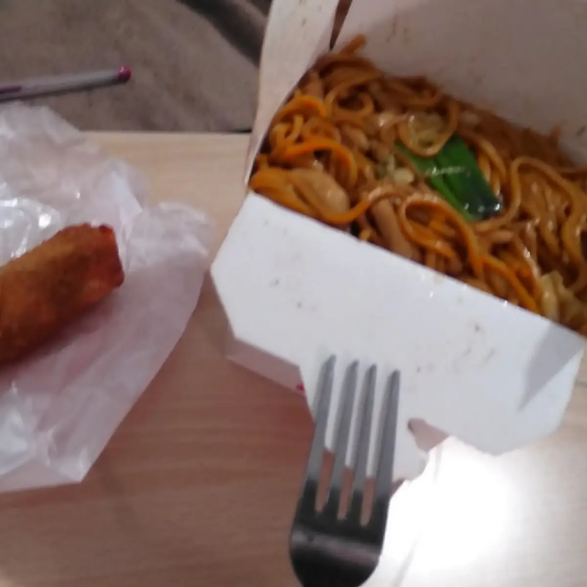 Chicken Lo Mein & Egg Roll