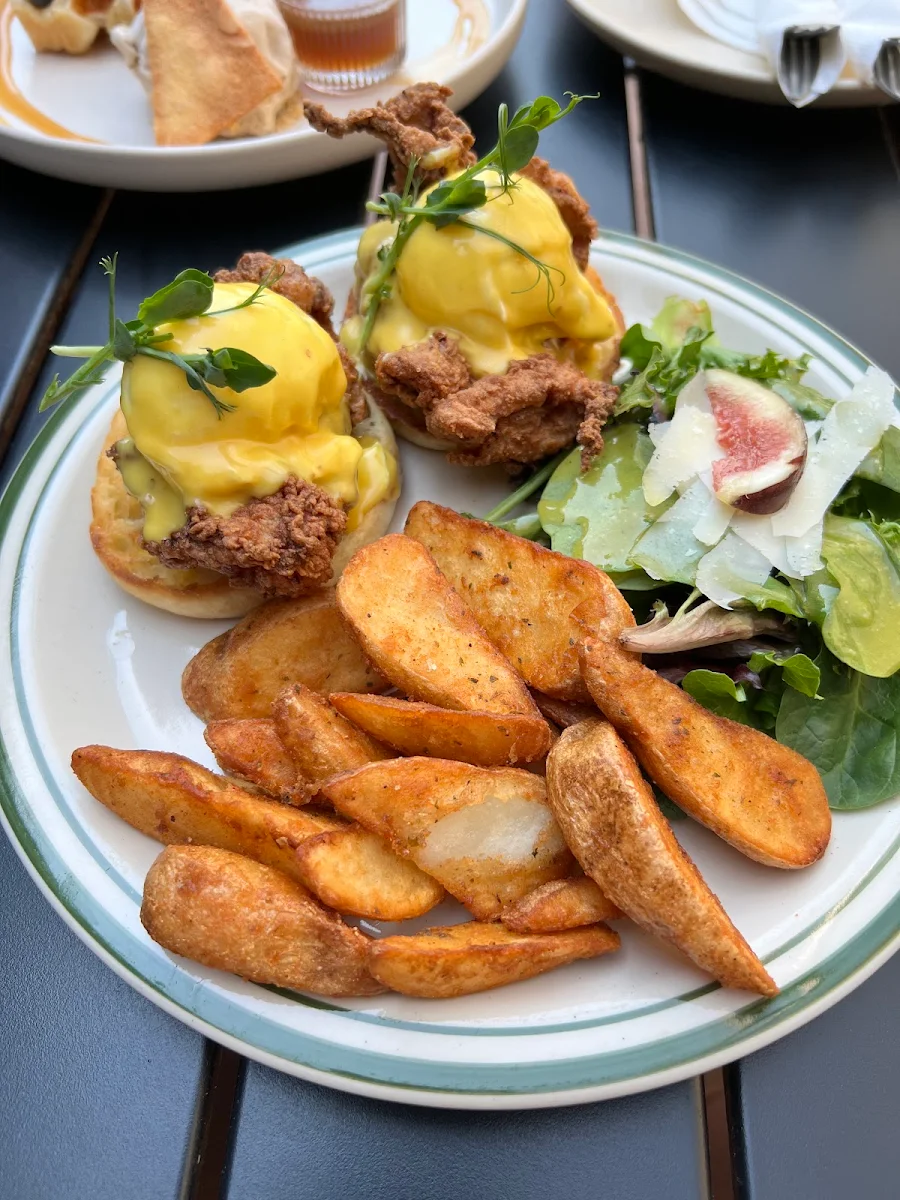 Chicken Benedict, Little Beetle