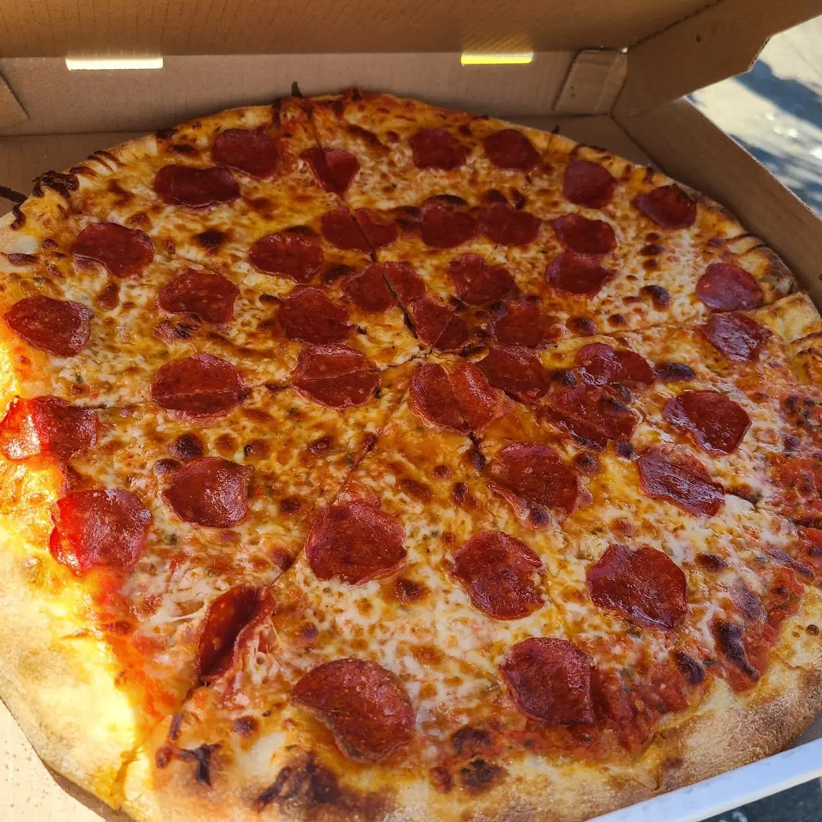 16 Pepperoni Pizza