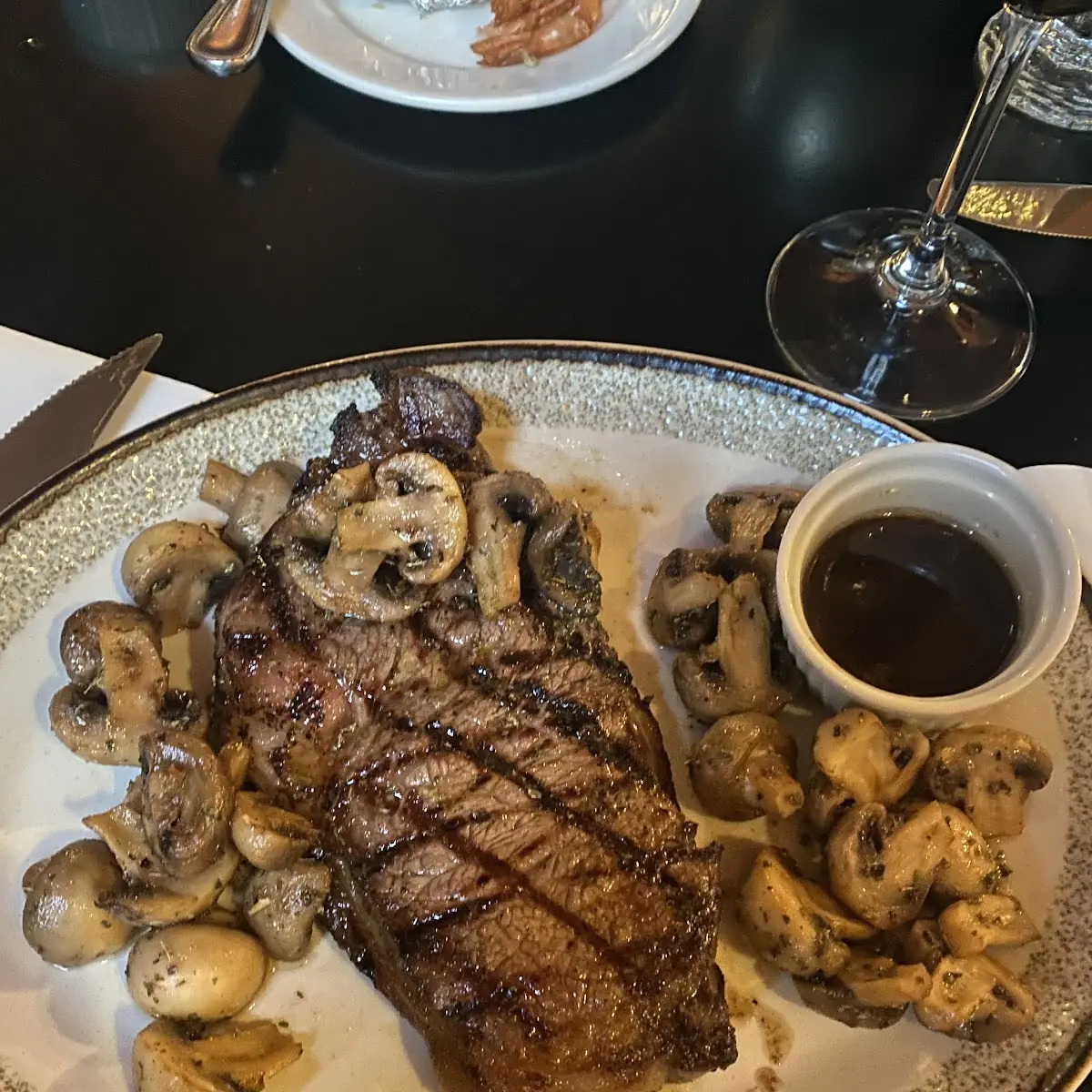 10 Ounce New York, Diamond Steak & Seafood House