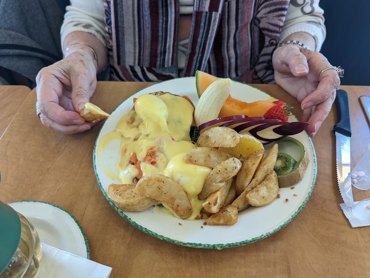 Salmon Eggs Benedict, Cora