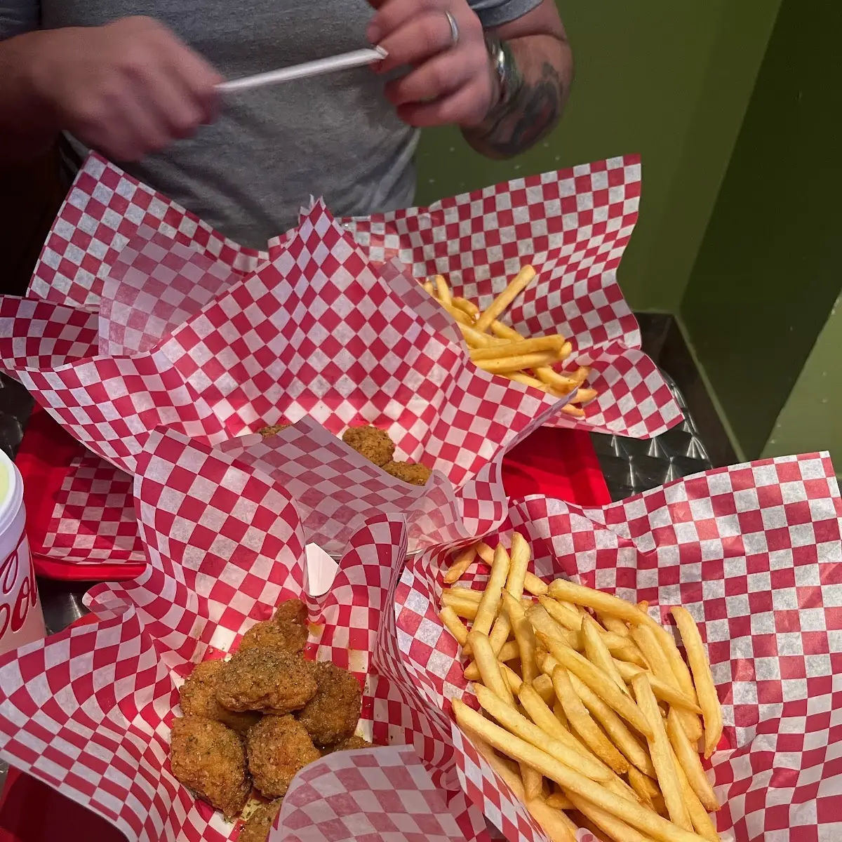 Boneless Chicken Wings with Fries