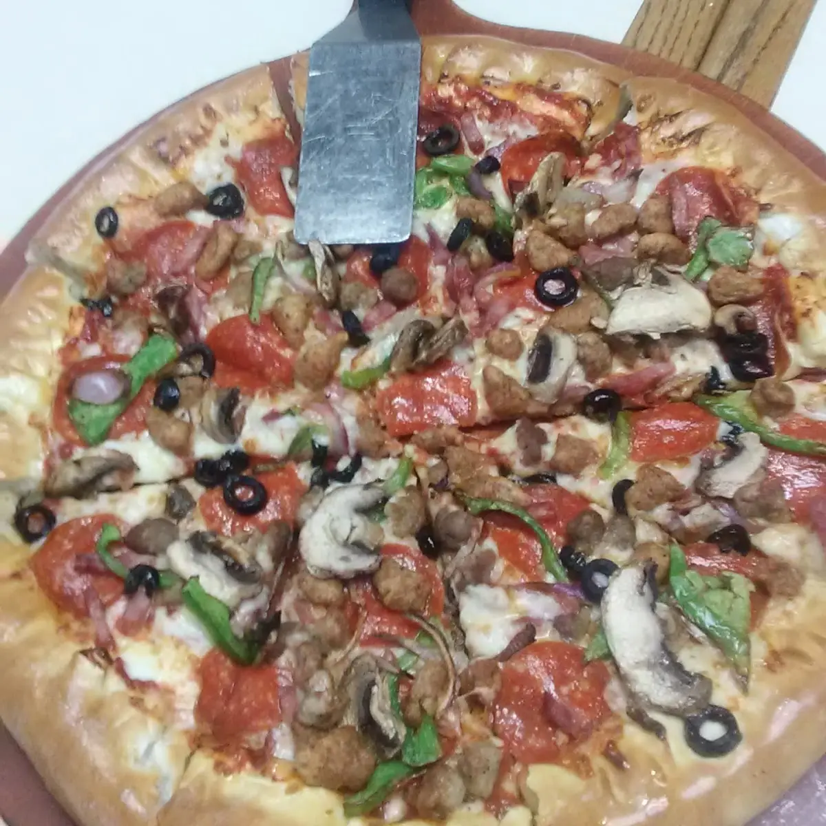 Stuffed Crust Supreme Pizza