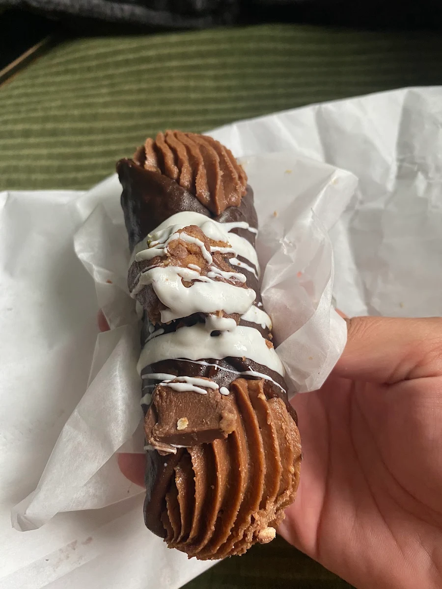 Peanut Butter Cup Cannoli