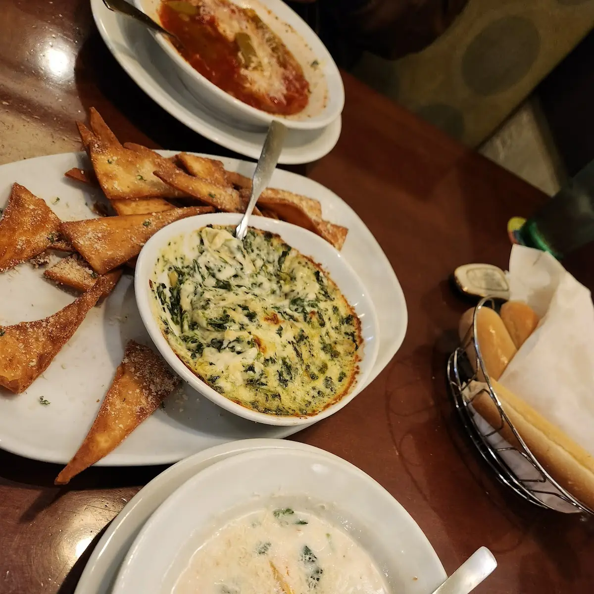 Never-Ending Soup Salad & Breadsticks
