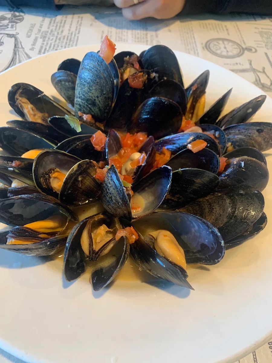 Pei Mussels, Pelican Pier