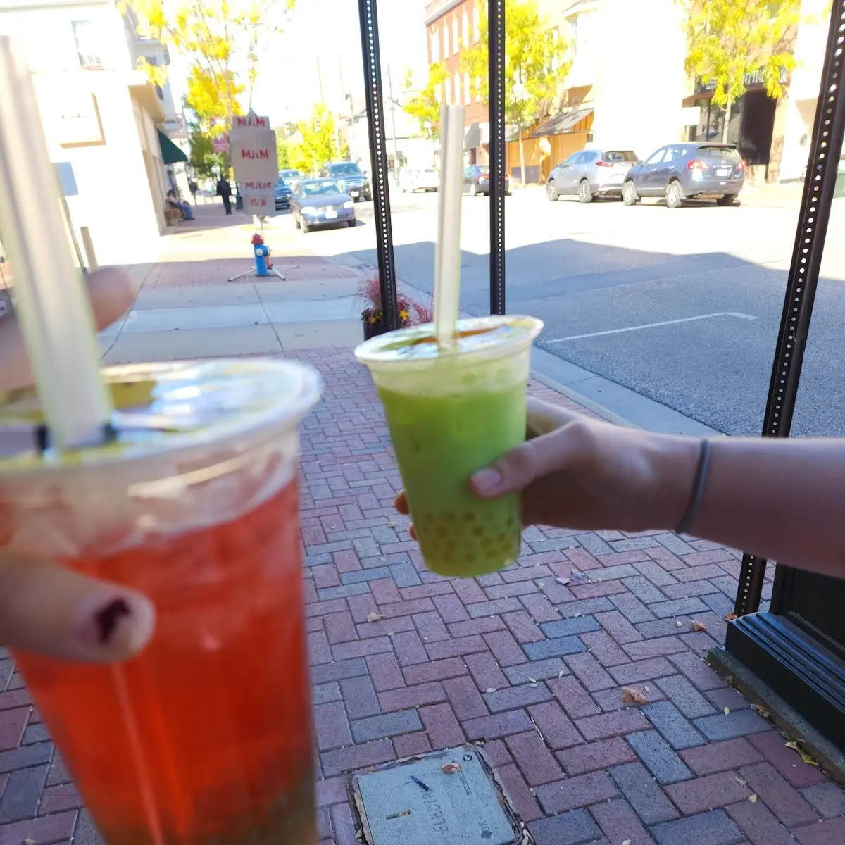 Bubble Tea Dragon Fruit with Kiwi