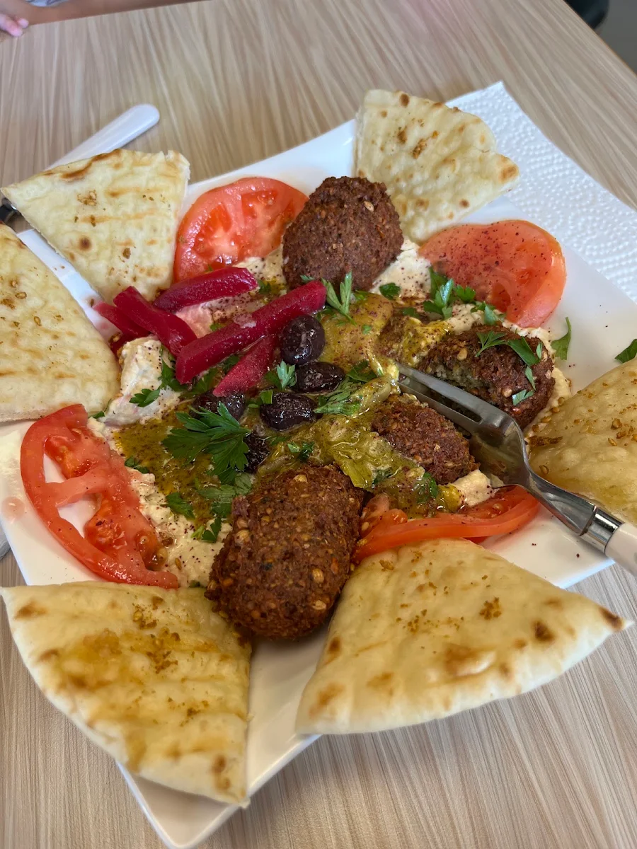 Hummus with Pita Bread and Falafel, CLEOPATRA RESTAURANT
