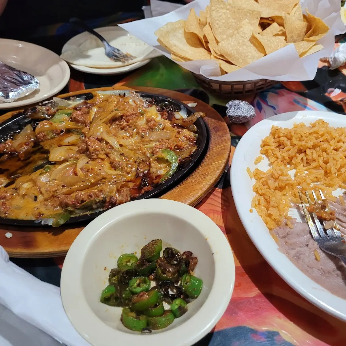 Queso Fundido Con Chorizo