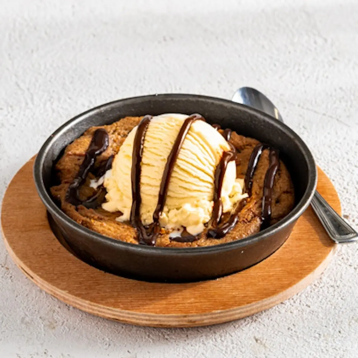 Skillet Chocolate Chip Cookie