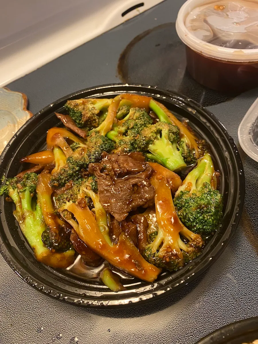 Highlights, Jade's of Paris Restaurant