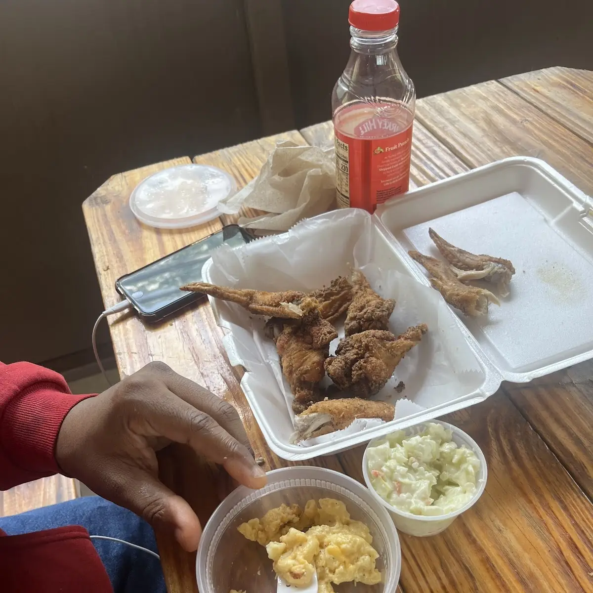 Wings Mac N Cheese Coleslaw Platter