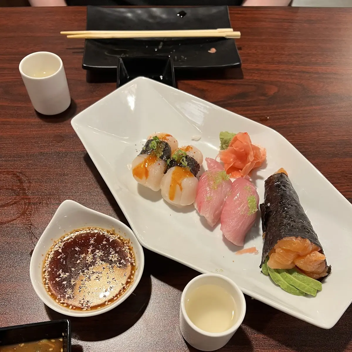 Salmon Avocado Hand Roll