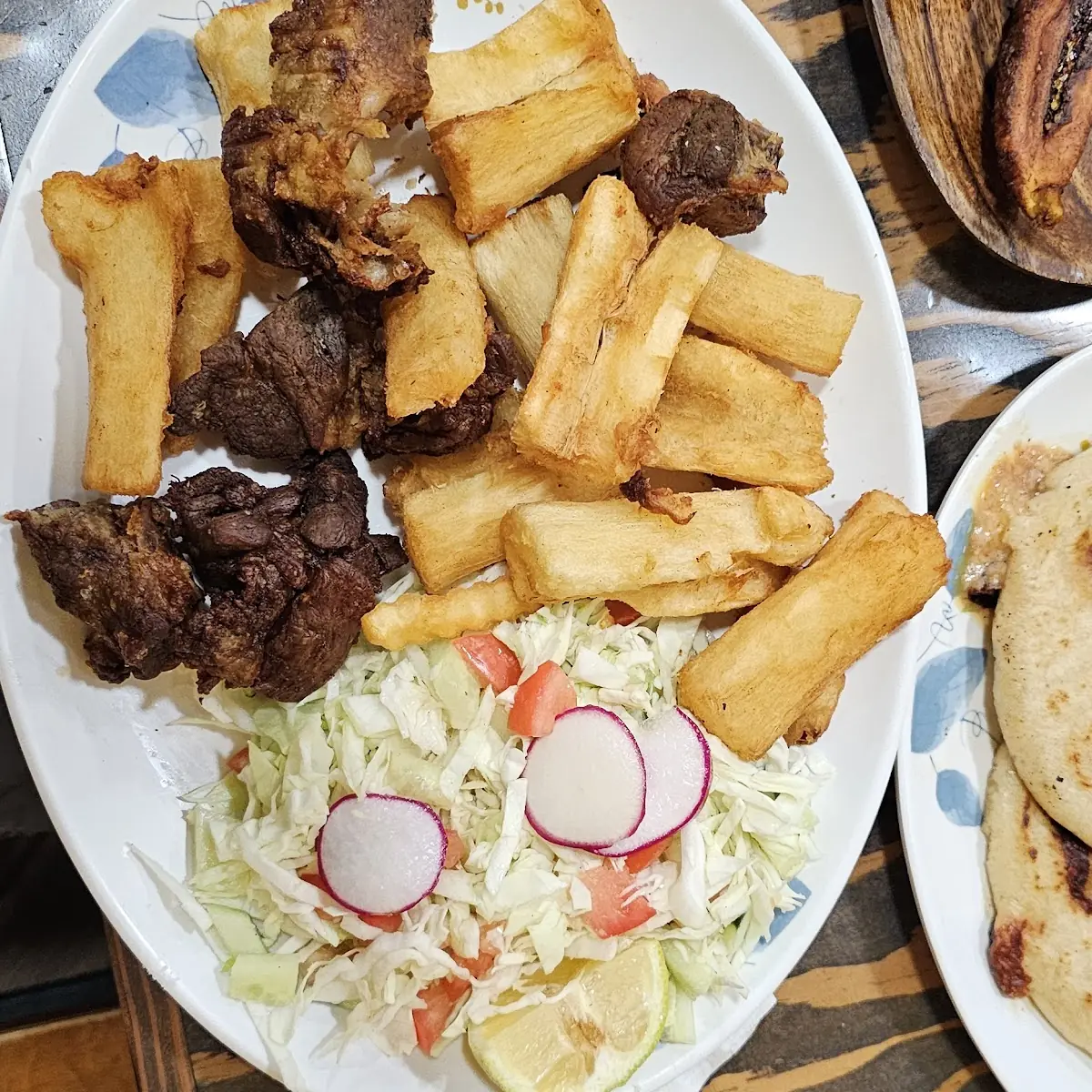 Yuca Frita O Cocida Con Chicharrón