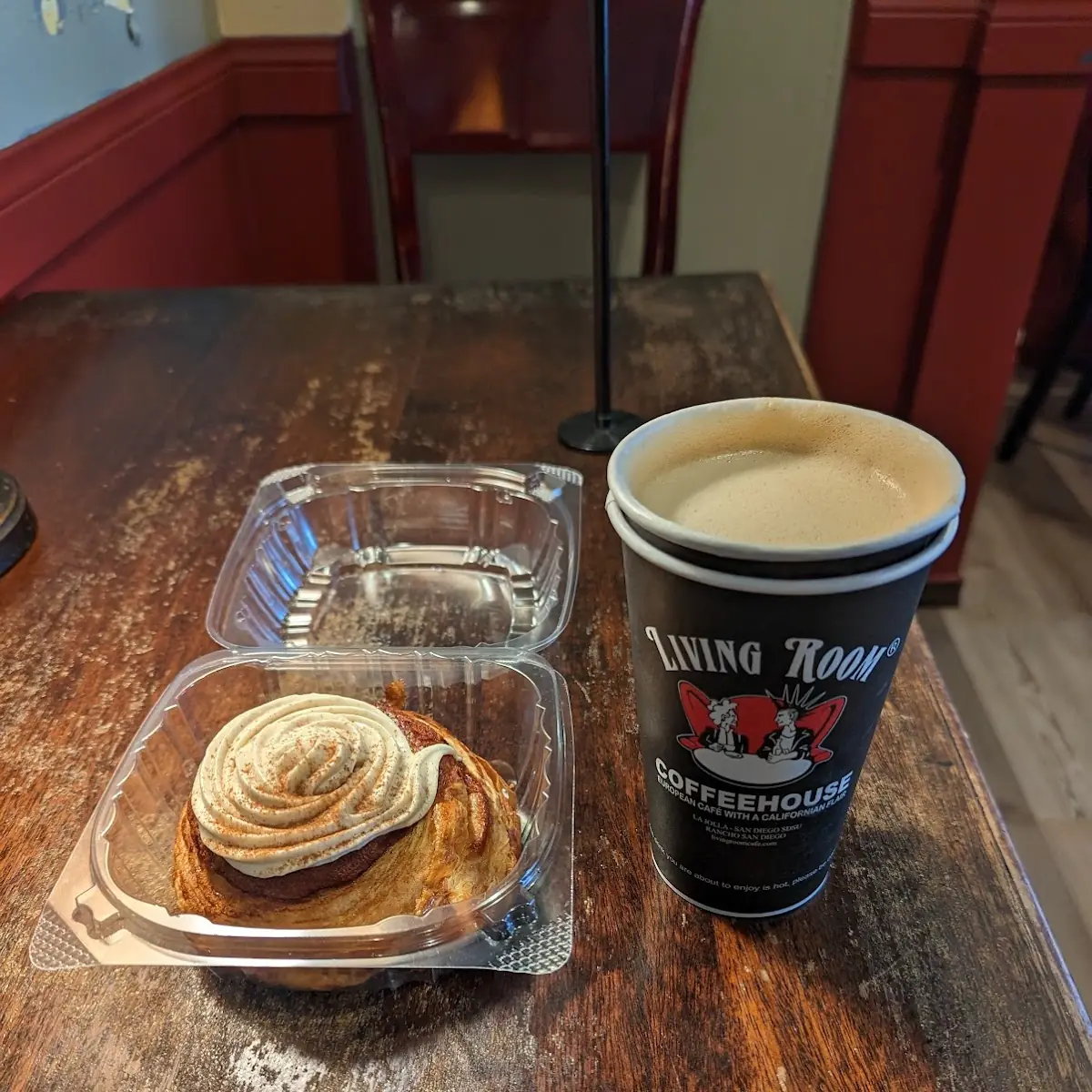 Cinnamon Bun & Vanilla Cafe Latte