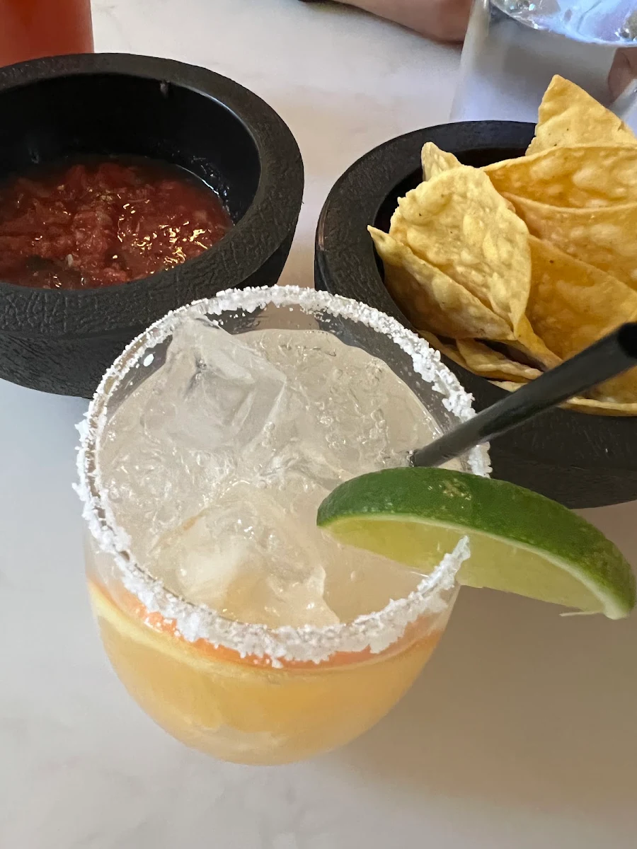 Paloma Cocktail, Salsa & Guacamole
