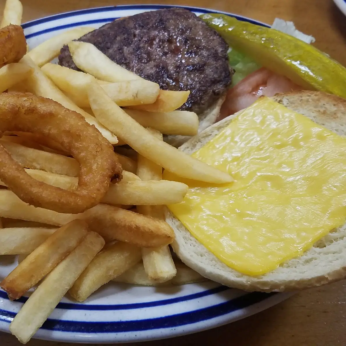 Cheeseburger Deluxe